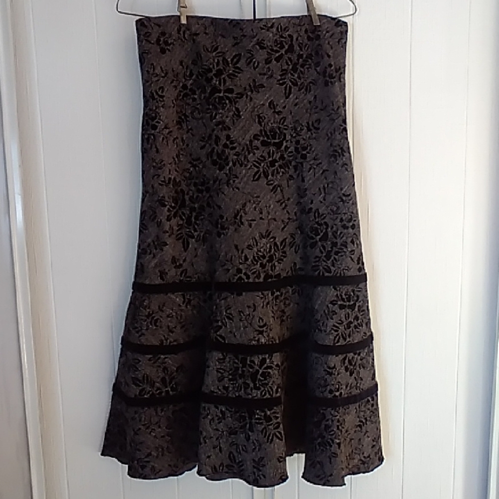 Sport Collection Black Floral Midi Skirt
